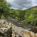 Oak Tree Nestled In The Hills Of The District And Yorkshire Dales Διαμέρισμα Tebay (Cumbria)