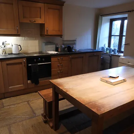 Apartment Oak Tree Nestled In The Hills Of The District And Yorkshire Dales *